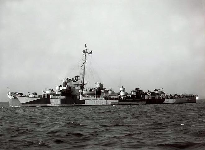 1954年台湾海军劫持苏联油轮，苏军前来站台，美苏差点在台海开战 - 5