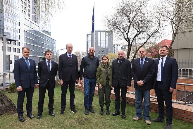 力挺乌克兰 欧洲理事会主席突访基辅 欧盟将协助重建这个国家 - 1