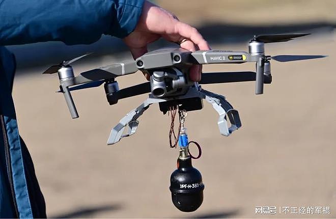 俄乌战场上民用无人机的春天：小型无人机挂手雷打单兵 - 3