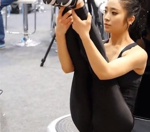 韩国清纯美女，长相甜美身材姣好，每周坚持练瑜伽 - 1