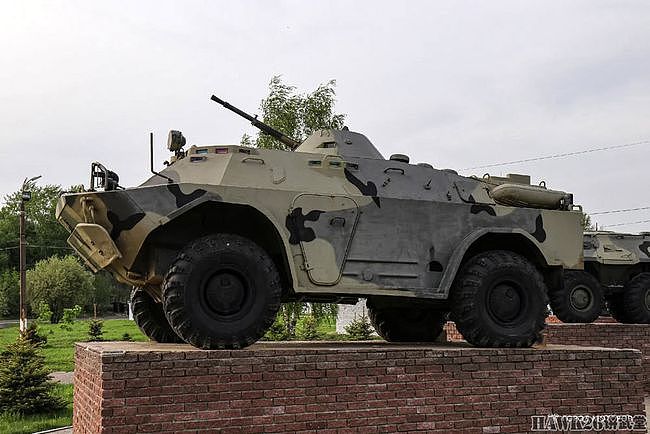 细看：BRDM-2M装甲侦察车 生产厂家测试样品 性能得到显著提升 - 15