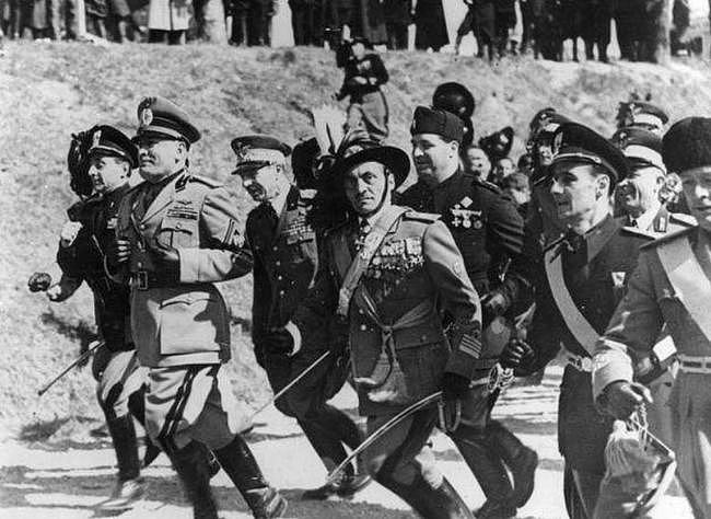 希特勒的窒息时刻，墨索里尼进攻希腊，原因竟是为了满足个人虚荣 - 2