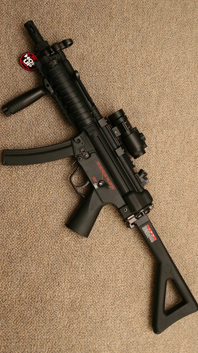 黑克勒-科赫最著名及制造量最多的枪械产品：HK MP5 - 1
