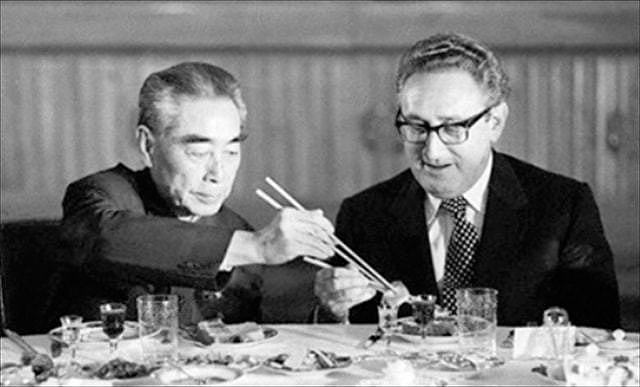 毛主席送了4两茶叶作为回礼，尼克松却面露难色，周总理如何化解 - 8