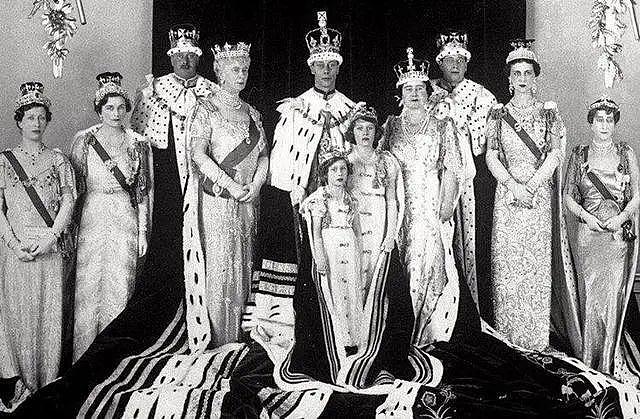 在70年未出错的英女王面前，王室时尚大聚会都是小儿科 - 28