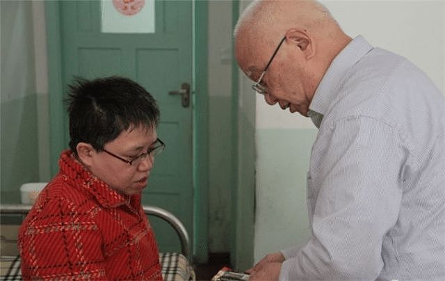 79岁核弹老人的一生：妻女精神分裂，儿子智力残疾，令人心痛 - 7