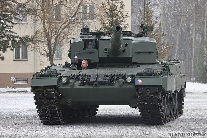 捷克接收第一辆豹2A4主战坦克 德国买单 补偿支援乌克兰的T-72M1 - 1
