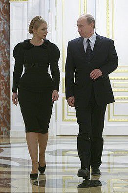 前乌克兰美女总理气质太好！当年穿小黑裙和普京同框，堪比超模啊 - 1