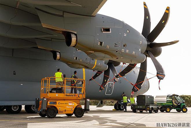 葡萄牙空军运输机演习 起飞前检查非常繁琐 C-130加油口位置特殊 - 4