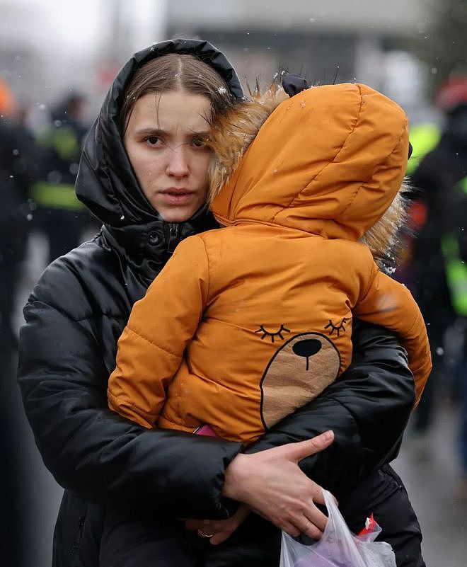开战54天，500万难民，乌克兰最大的困境是人口流失？ - 10