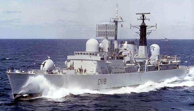 老照片：被击沉的4150吨英国军舰，惨胜如败的荣耀 - 3