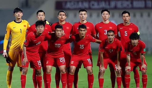 越媒嘲讽中国足球：还不如朝鲜！曝80后国脚退出国足：躲球又散步 - 3