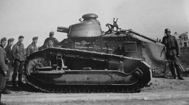 坦克如何做到：炮塔“旋转跳跃”，却不会断线路 - 2