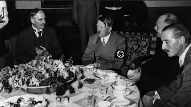 希特勒搞不懂的英国人，怎么突然就从绥靖政策，变成了战争政策？ - 2