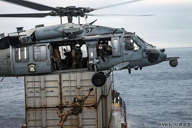 美国海岸警卫队如此凶残？直升机登船训练演习 堪比别国特种部队 - 6