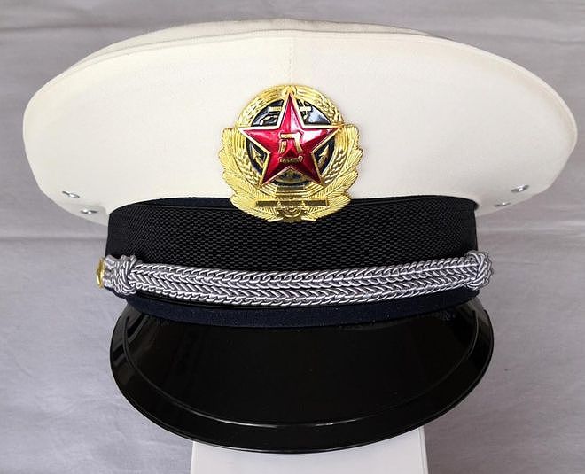 从清末到现代，中国海军100余年的军帽变迁史 - 27