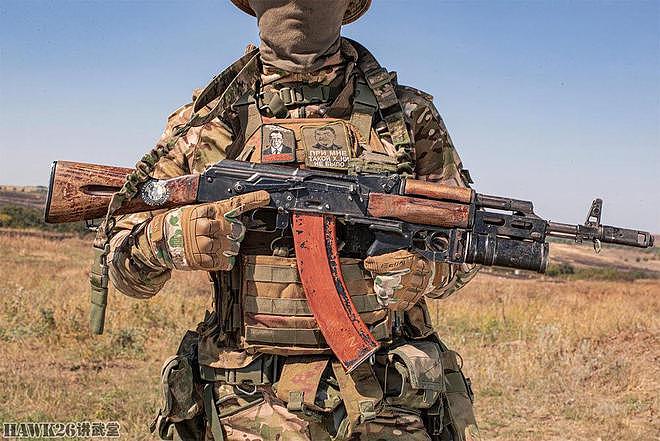 解读：卡拉什尼科夫公司摄影展 俄军前线士兵如何改装自己的武器 - 13