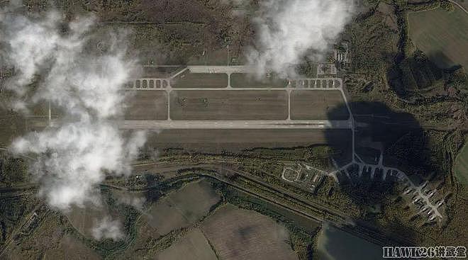 卫星照片解读：乌克兰无人机袭击俄空军基地 摧毁轰炸机是假消息 - 9