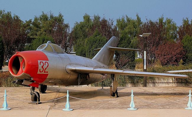 它是苏联第一代战机 产量超16500架 是美制F-86佩刀的噩梦 - 13