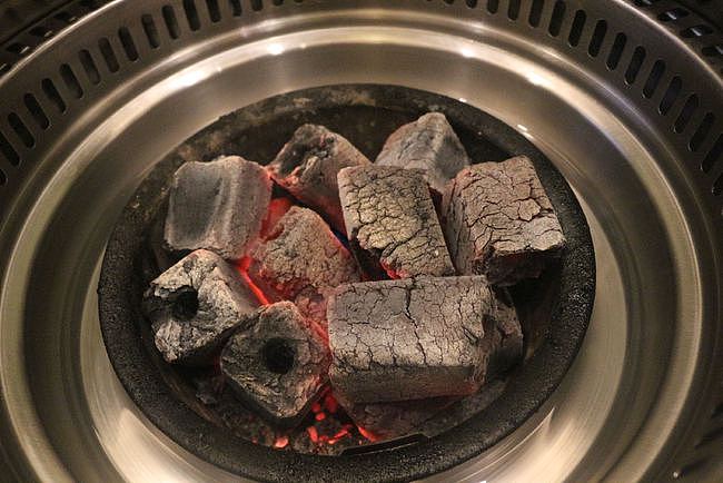 煤炉取暖，切不可无人封炉取暖，冬季要特别预防一氧化碳中毒 - 1