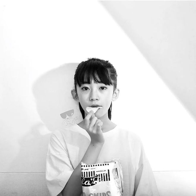 日本14岁女生被选为苏打MV女主角！网友：有点像小松菜奈… - 28