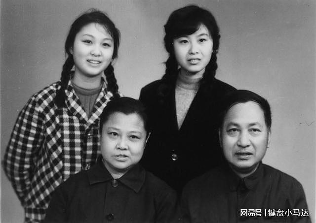 赵一曼唯一的儿子：拒领母亲的抚恤金，手臂上刻3个字，自缢身亡 - 1