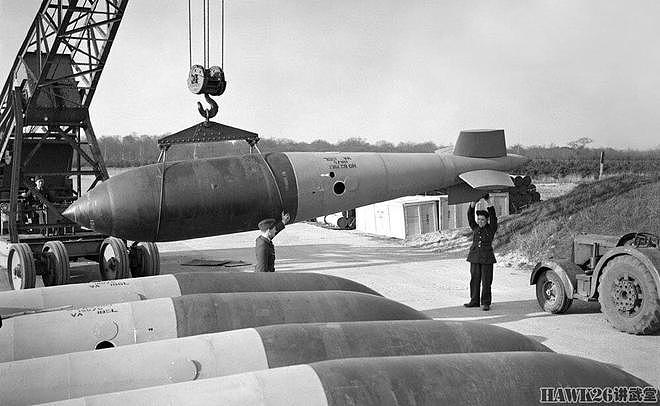 79年前 英国空军首次使用“大满贯”10吨超重型炸弹发挥巨大作用 - 6