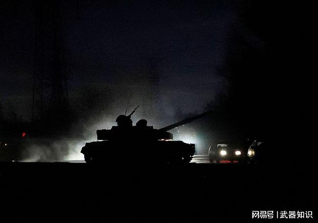 俄军高精度武器正摧毁军事设施 乌克兰进入战时状态 - 3