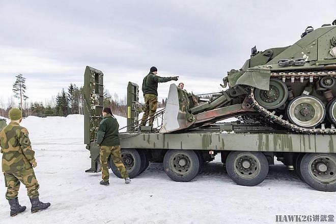 挪威援助乌克兰的8辆豹2A4坦克已经运抵波兰 另有大批弹药装备 - 7