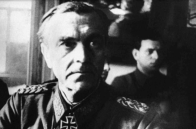 斯大林长子被俘，德国与苏联交换被俘的元帅保卢斯，他为何不同意 - 2