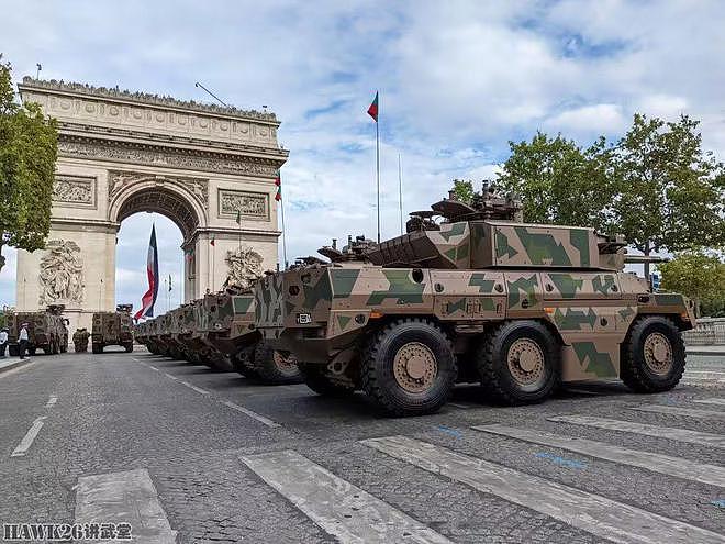 法国举行国庆日阅兵式 新型装甲侦察车亮相 印度三个方阵另有玄机 - 5