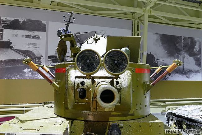 俄罗斯博物馆完善T-26轻型坦克 加装两个探照灯 复原当年夜战型号 - 3