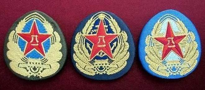 解放军74年的帽徽变迁史 - 24