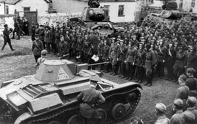 苏联在战时紧急投产的轻型坦克，T-60轻型坦克有何意义？ - 1