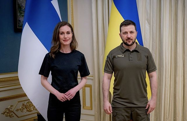 36岁芬兰美女总理太勇敢！穿防弹背心访问乌克兰，素颜都这么好看 - 6