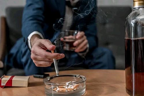 男性衰老“加速器”公布，抽烟喝酒排最后，第1名大多数人戒不掉 - 6