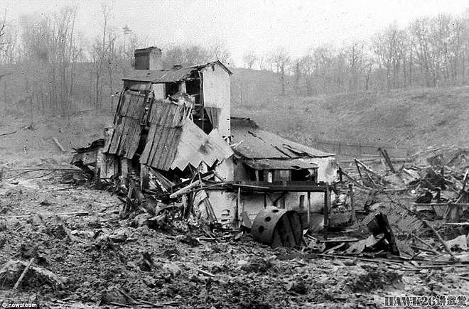 1944年一座弹药库意外爆炸 创造英国纪录 地球伤疤至今清晰可见 - 3