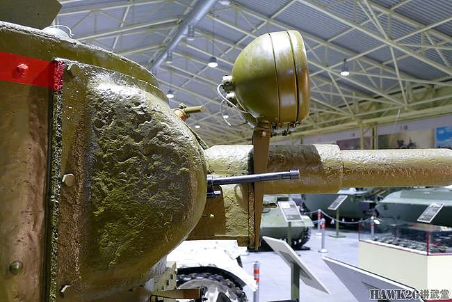 俄罗斯博物馆完善T-26轻型坦克 加装两个探照灯 复原当年夜战型号 - 12