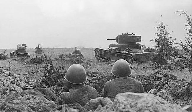 罗科索夫斯基与第9机械化军，如何在混乱中抵达前线与德军交战？ - 4