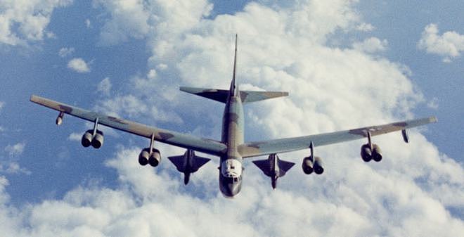 “强行续命”！美国空军为B-52换装F130发动机，要飞行100年？ - 3
