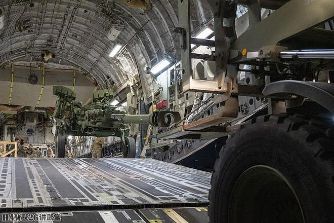 珍贵照片：C-17满载6门M777榴弹炮 美国再次向乌克兰提供军援 - 1