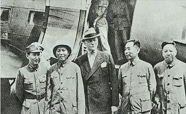 毛主席到重庆没有手表，郭沫若亲自送去“欧米茄”，主席戴了31年 - 1