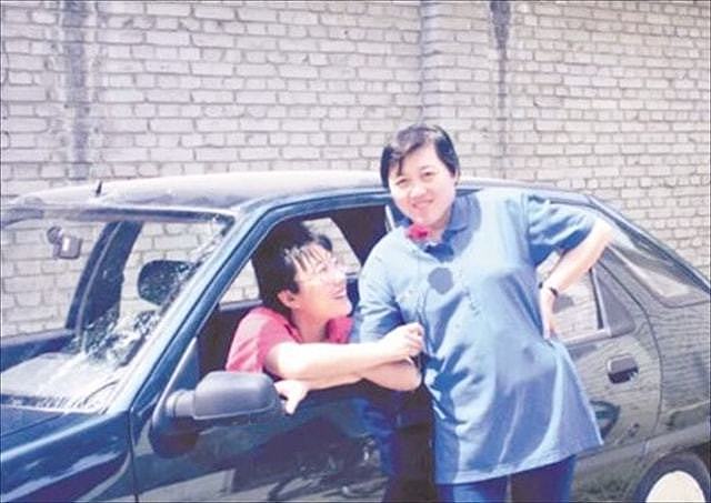 王小波去世后，李银河与司机谈“跨性别恋爱”，领养孩子组家庭 - 4
