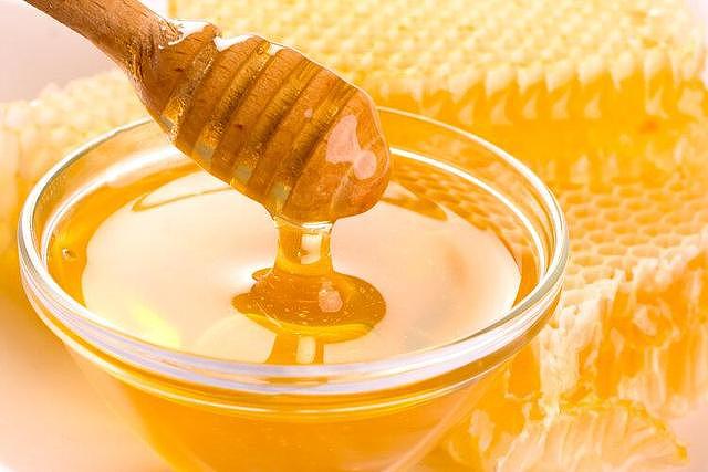 营养师坦言：长期喝蜂蜜的人，会有5个意外好收获，不妨试下 - 5