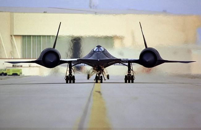 黑鸟侦察机：冷战美军的侦察黑科技，造价比同等重量黄金还贵 - 4