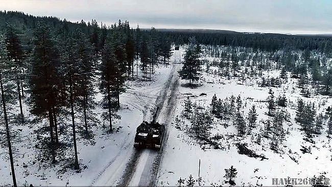 芬兰K9自行榴弹炮雪地射击训练 内部照片曝光 俄罗斯坦克帽亮相 - 4