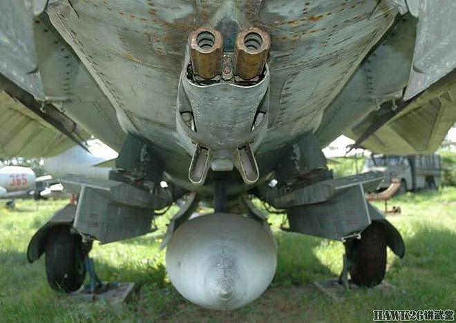 戏说：米格-27战斗轰炸机的固定武器 六管加特林舰炮如何装上飞机 - 3