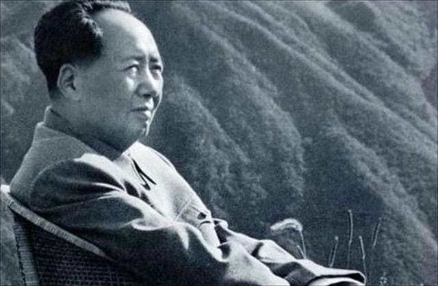 1958年总理凭吊毛岸英，对陈毅说：“他的牺牲，是一个莫大损失” - 1
