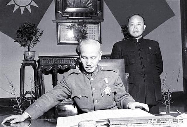 张学良被软禁后，一个高级将领找到蒋介石：若你敢动他，我就动你 - 3