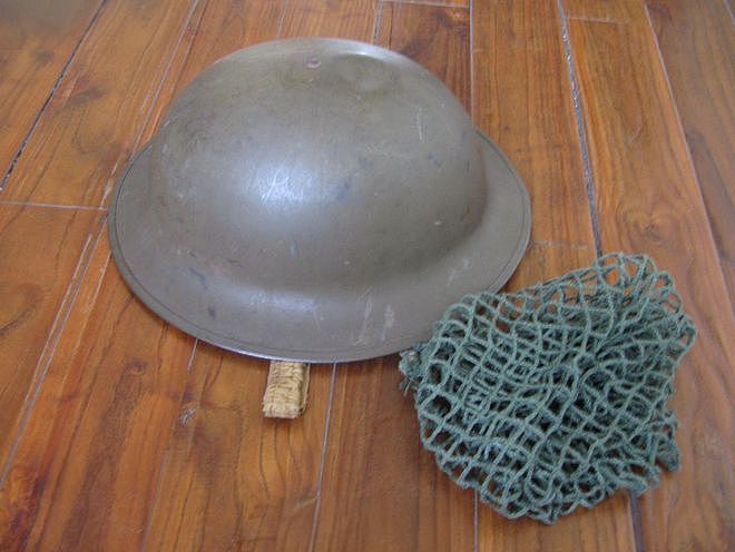 盘点抗战时期我国用过的5种钢盔，英国“飞碟”盔曾被大量引进 - 2